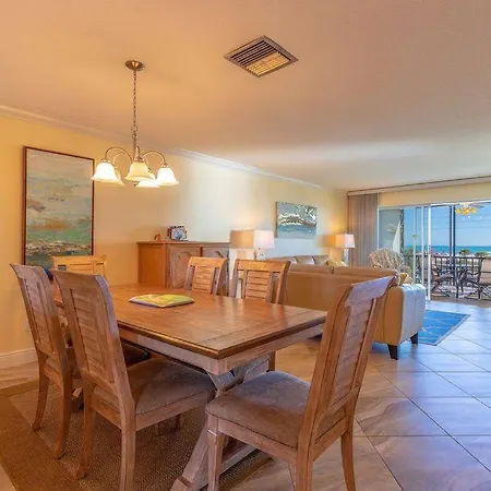 Villa Crescent Royale 301